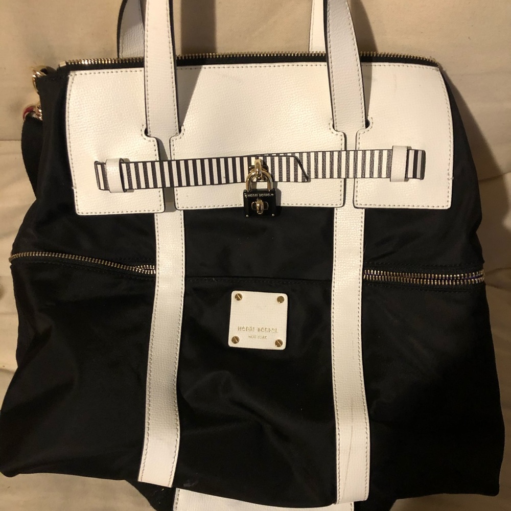 Henri Bendel purse
